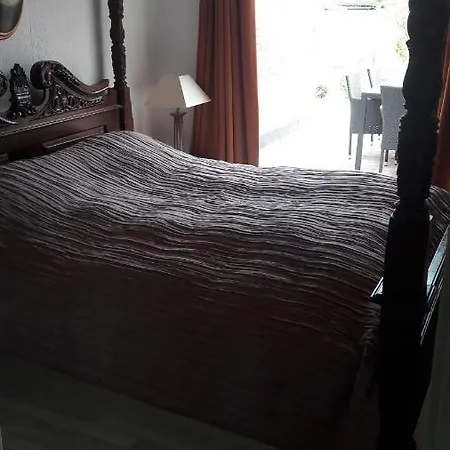 ヴィラ 140m2 In *